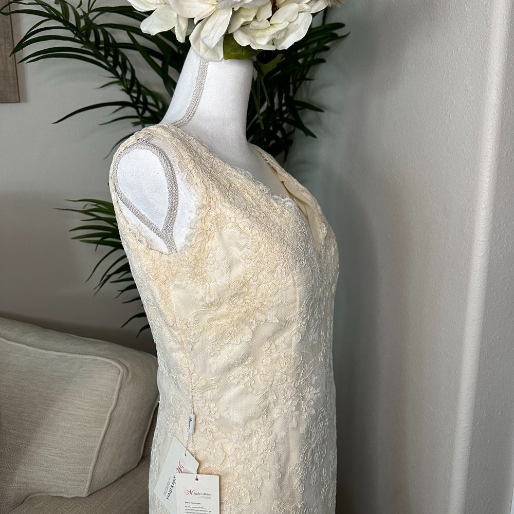 Lace bridal gown - Picture 5 of 8